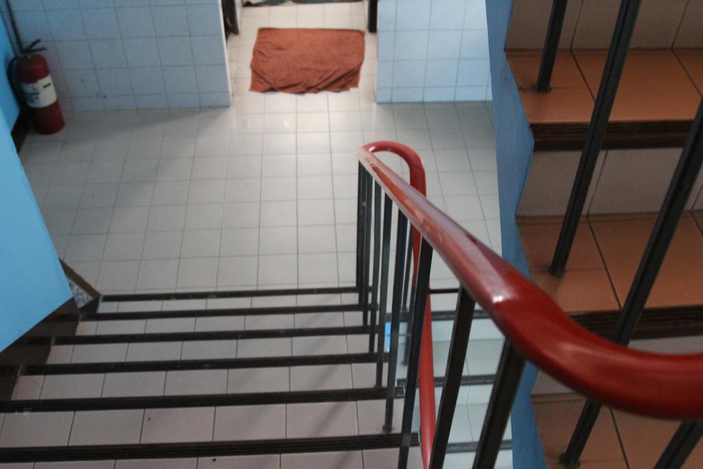 New C.H. Guest House Bangkok Buitenkant foto