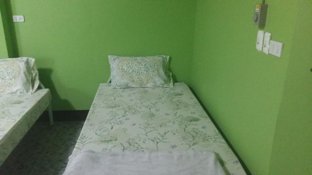 New C.H. Guest House Bangkok Kamer foto