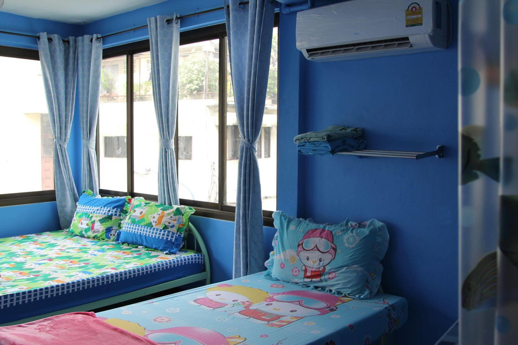 New C.H. Guest House Bangkok Buitenkant foto