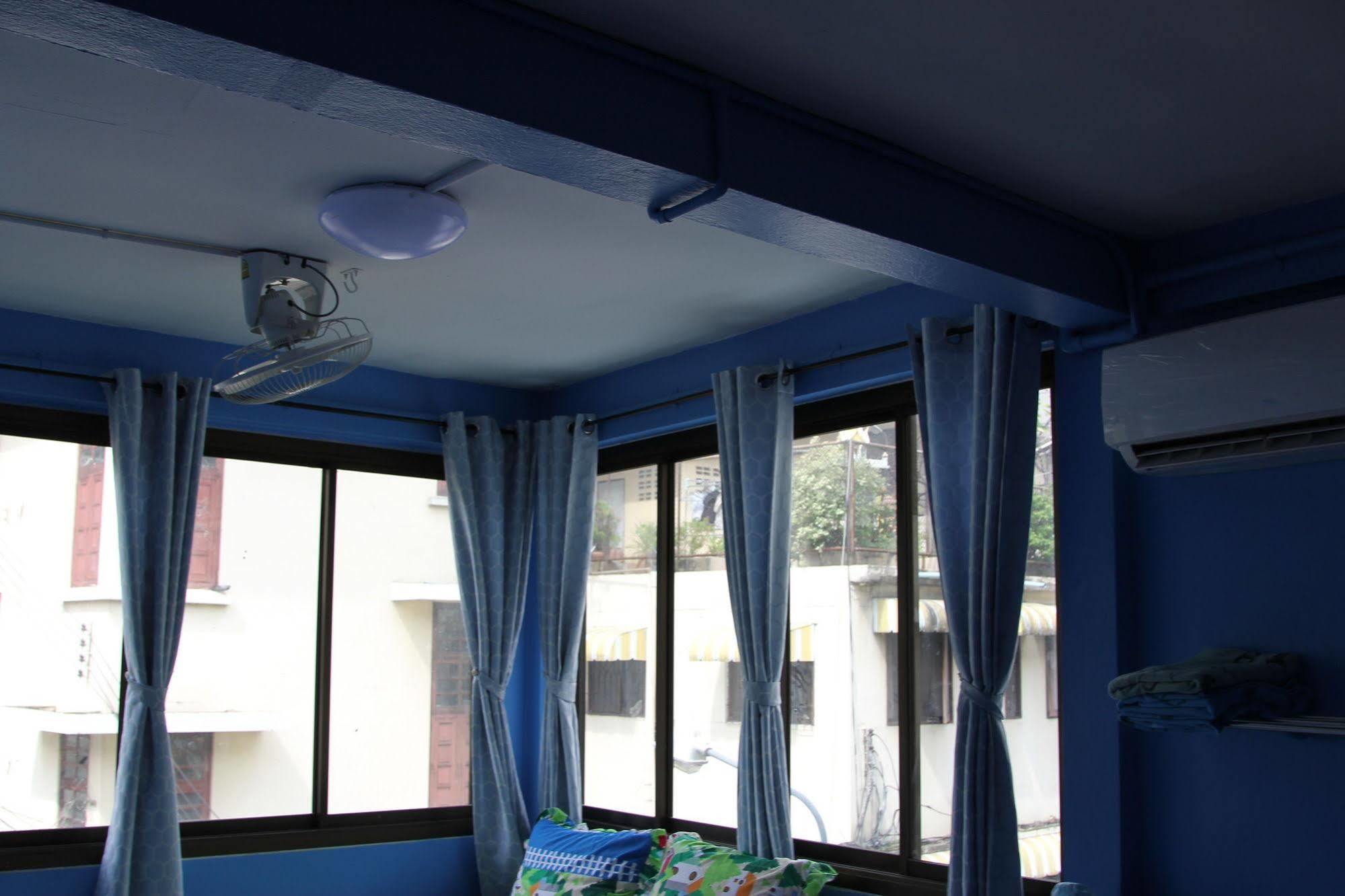 New C.H. Guest House Bangkok Buitenkant foto