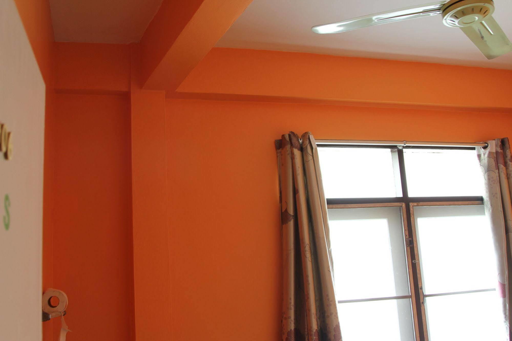 New C.H. Guest House Bangkok Buitenkant foto